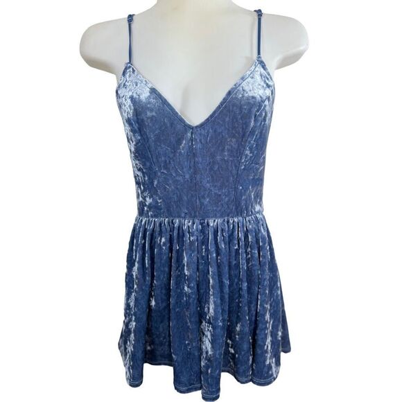 LA Hearts Romper Size Small Open Back Crushed Velvet Periwinkle Blue Velour - Picture 5 of 16